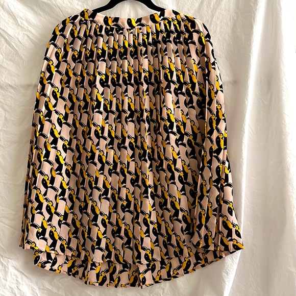 Women’s Size 6 Pleated Blush Pink Skirt W/Toucan Print by Avec Les Filles NWOT - Picture 1 of 5